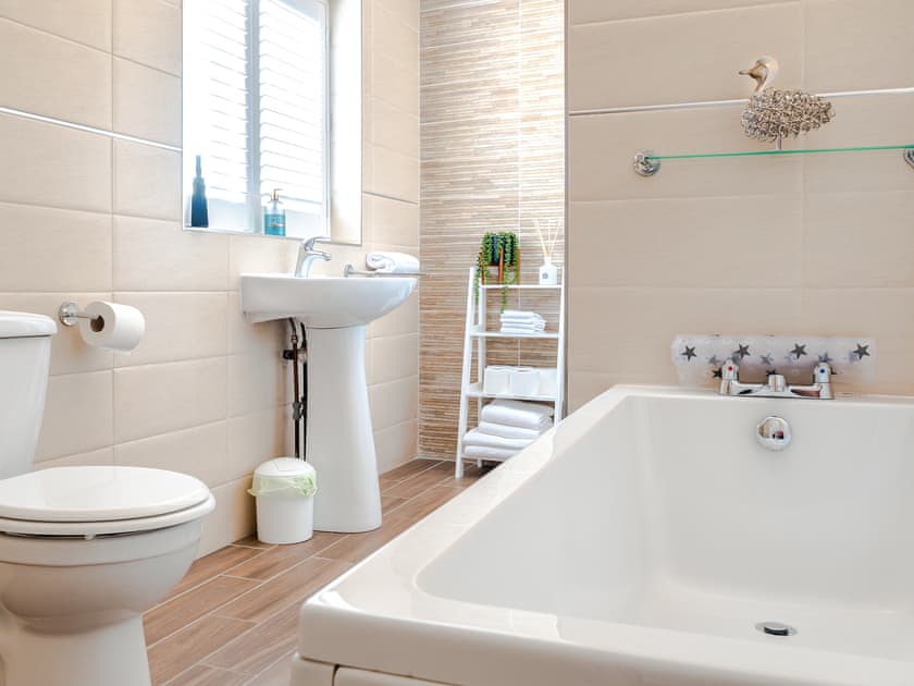 Bathroom | Marine Cottage, Amble