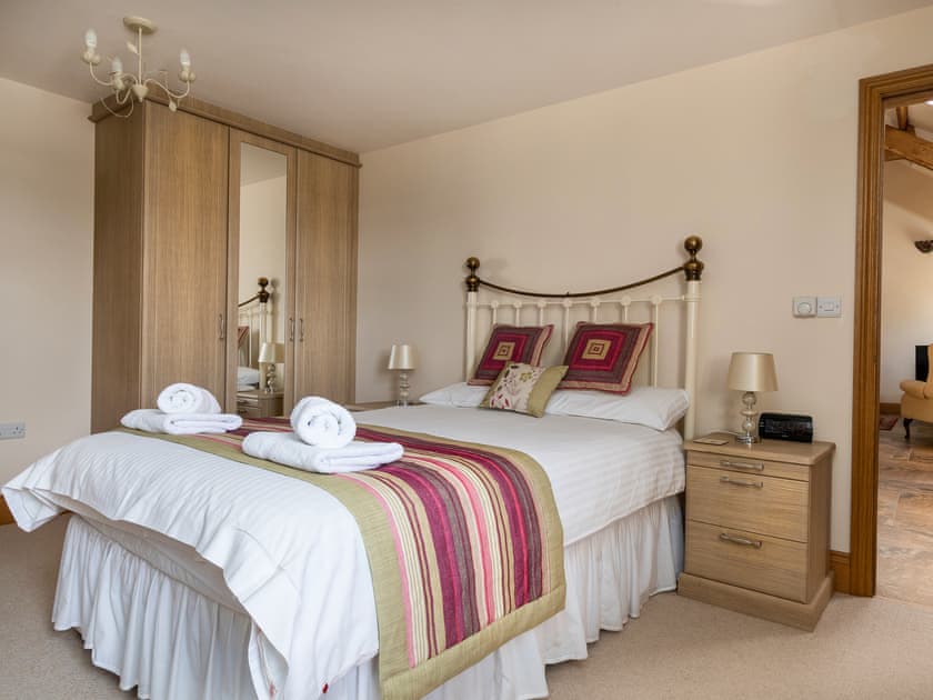 Double bedroom | Hirwaun Cottage - Penwern Fach Cottages, Ponthirwaun