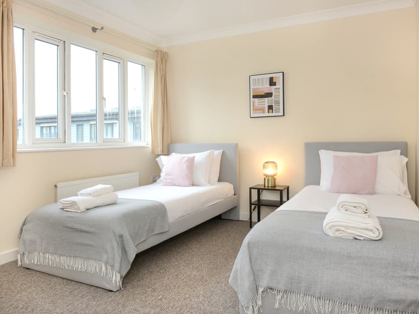 Twin bedroom | The Compass, Southampton