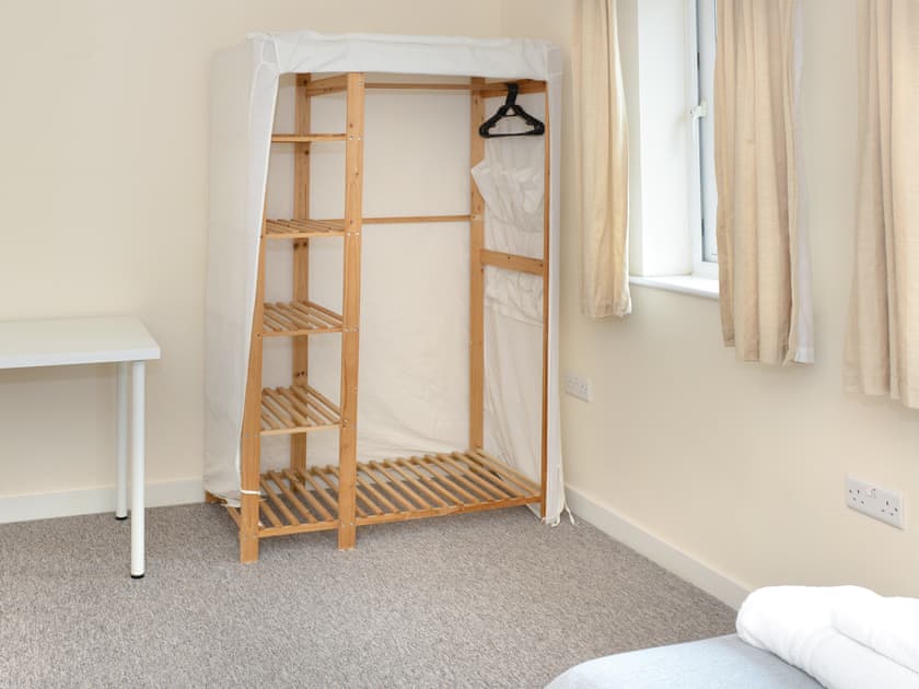 Twin bedroom | The Compass, Southampton