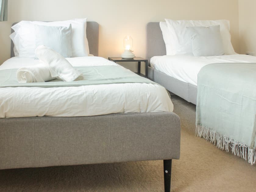 Twin bedroom | The Compass Town House, Southampton