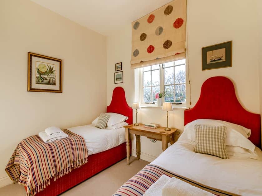 Twin bedroom | Fig Cottage - Beachy Head Cottages, East Dean