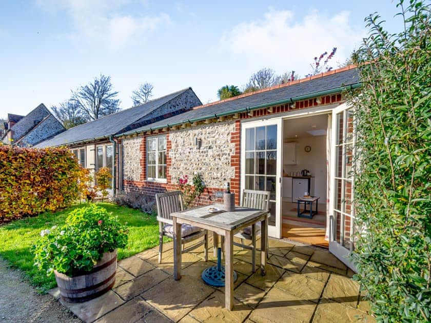 Sitting-out-area | Little Scarlett - Beachy Head Cottages, East Dean