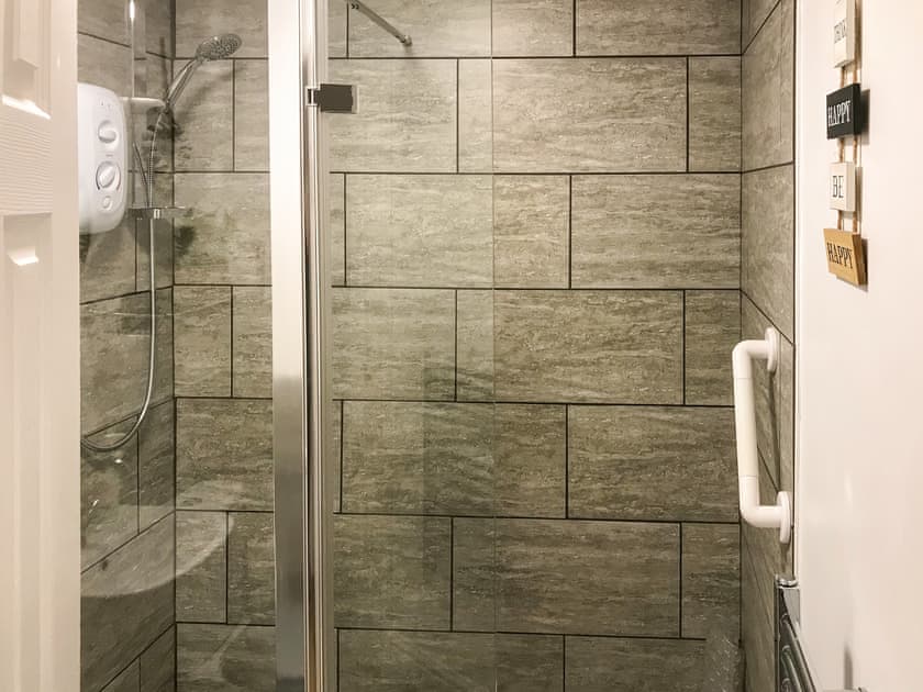 Shower room | Mapleleaf Cottage, Beadnell