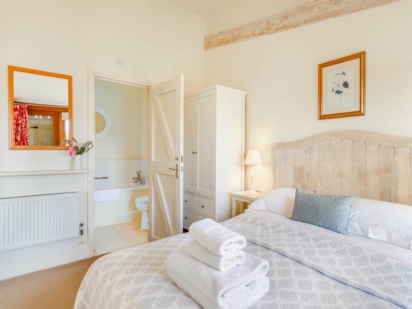 Double bedroom | Chestnut Lodge - Beachy Head Cottages, East Dean