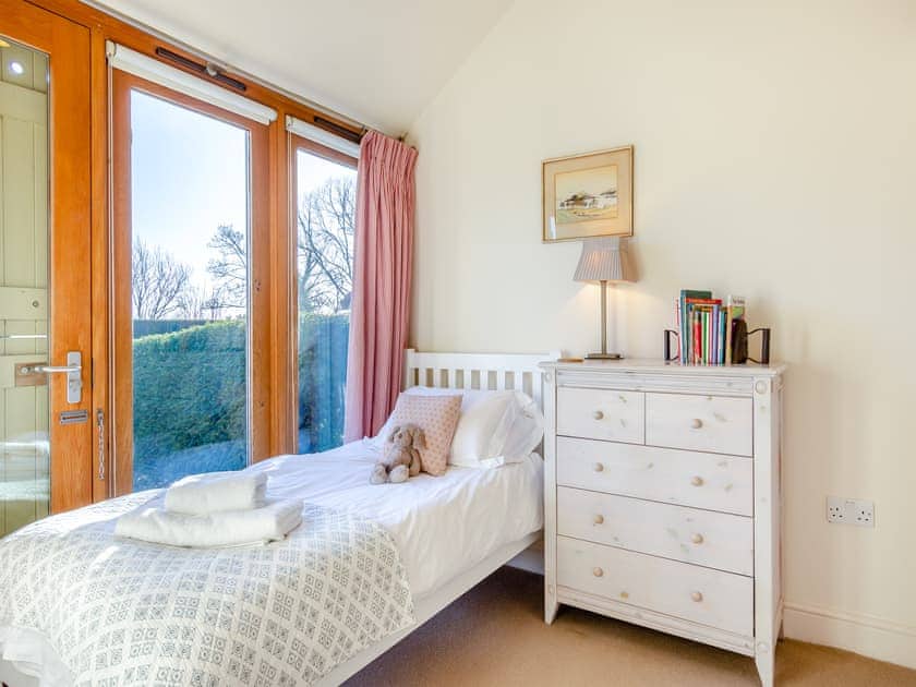 Single bedroom | Chestnut Lodge - Beachy Head Cottages, East Dean