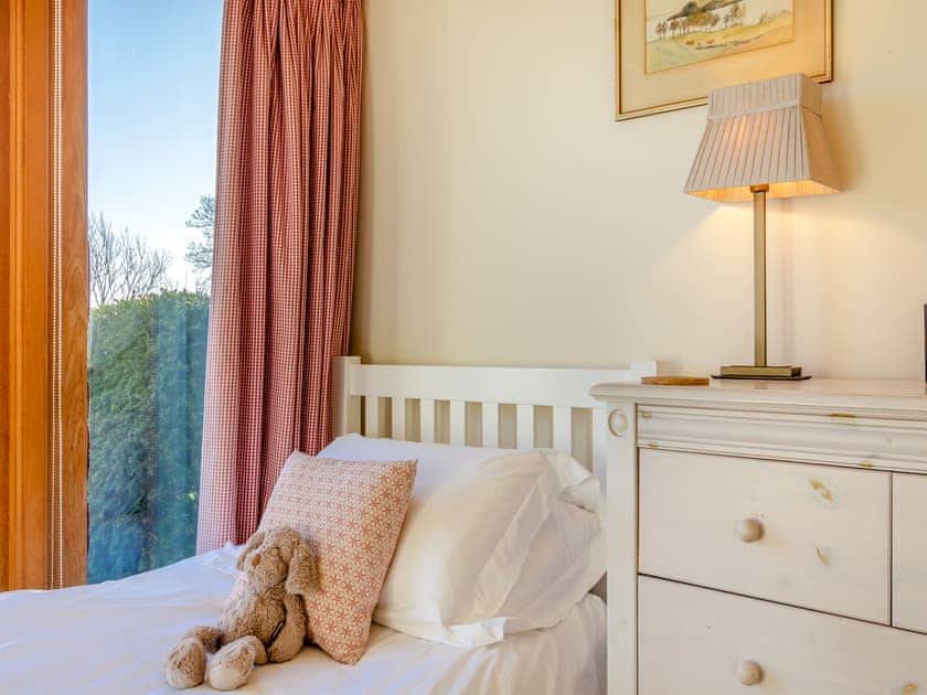 Single bedroom | Chestnut Lodge - Beachy Head Cottages, East Dean