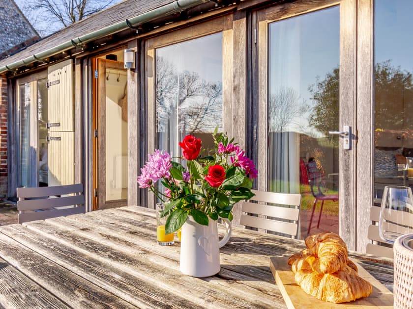 Sitting-out-area | Chestnut Lodge - Beachy Head Cottages, East Dean