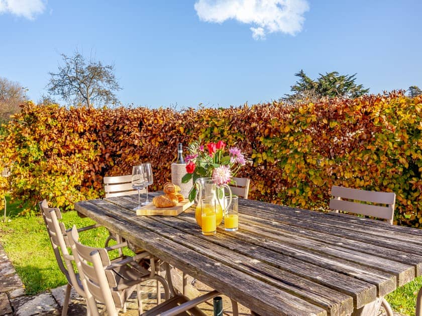 Sitting-out-area | Chestnut Lodge - Beachy Head Cottages, East Dean