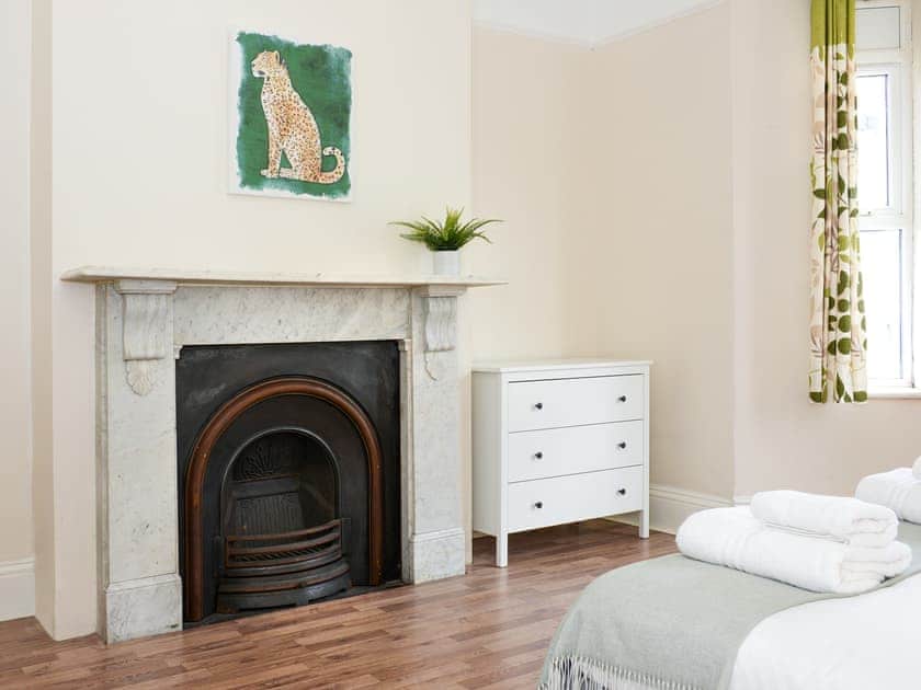 Double bedroom | The Polygon, Southampton