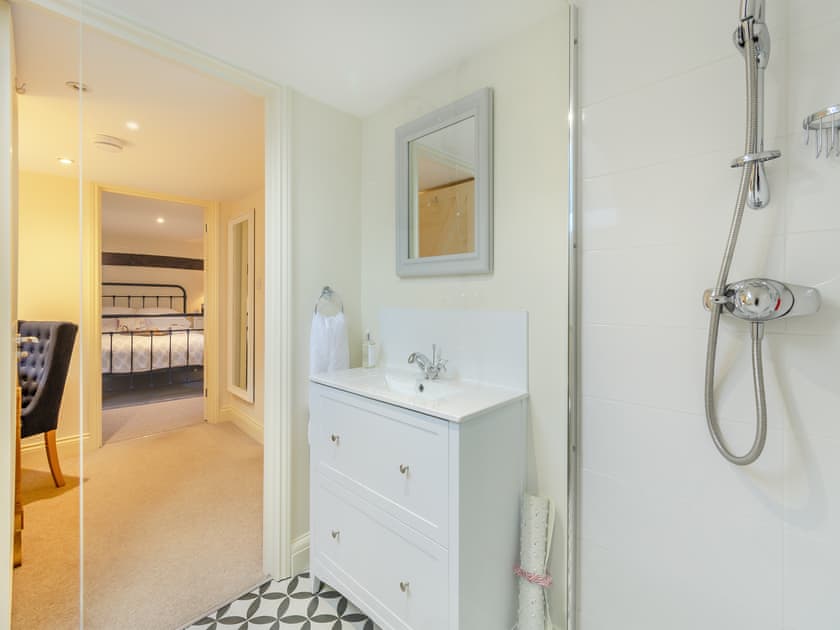 Shower room | White Cottage - Beachy Head Cottages, East Dean