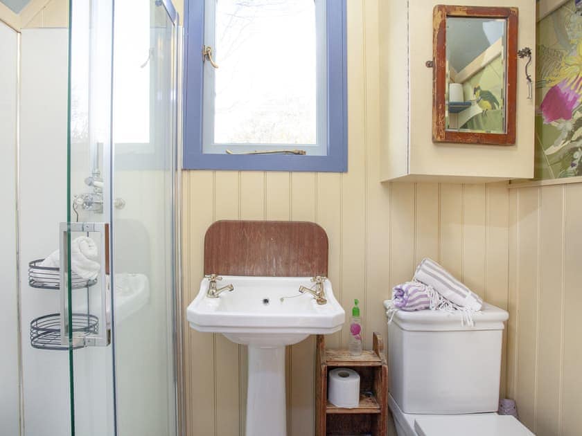 Shower room | The Tabernacle - Frieda And The Moon, Tresawson, near Looe