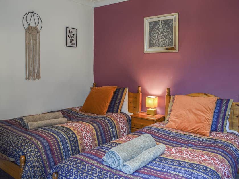 Twin bedroom | The Bridge Cottage, Llanrwst