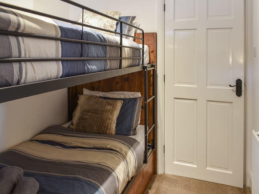 Bunk bedroom | The Bridge Cottage, Llanrwst