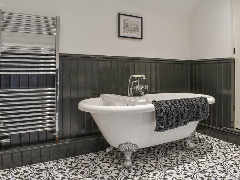 Bathroom | The Bridge Cottage, Llanrwst
