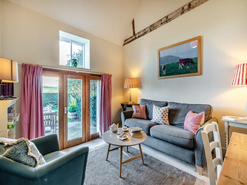 Living room/dining room | Giddy Cottage - Beachy Head Cottages, East Dean