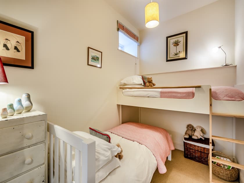 Bunk bedroom | Giddy Cottage - Beachy Head Cottages, East Dean