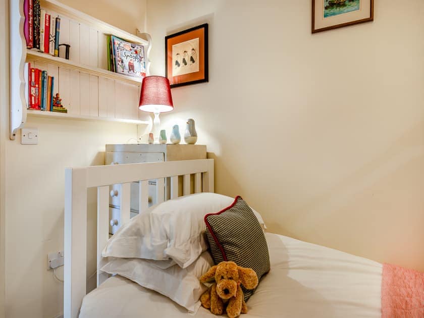 Bunk bedroom | Giddy Cottage - Beachy Head Cottages, East Dean