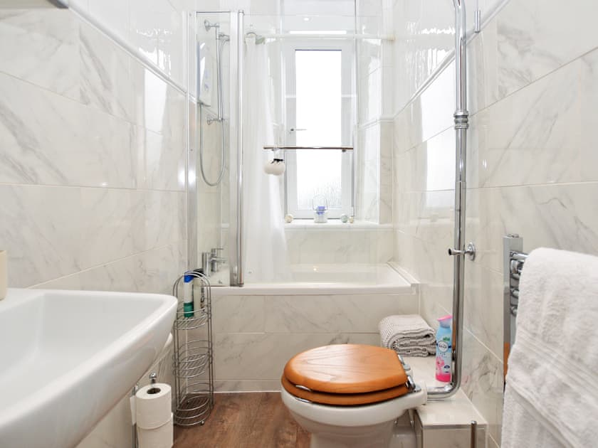 Bathroom | Glen Oirig, Dunoon