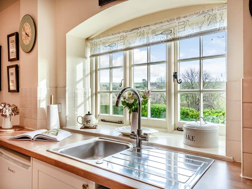 Kitchen/diner | Beachy Barn - Beachy Head Cottages, East Dean