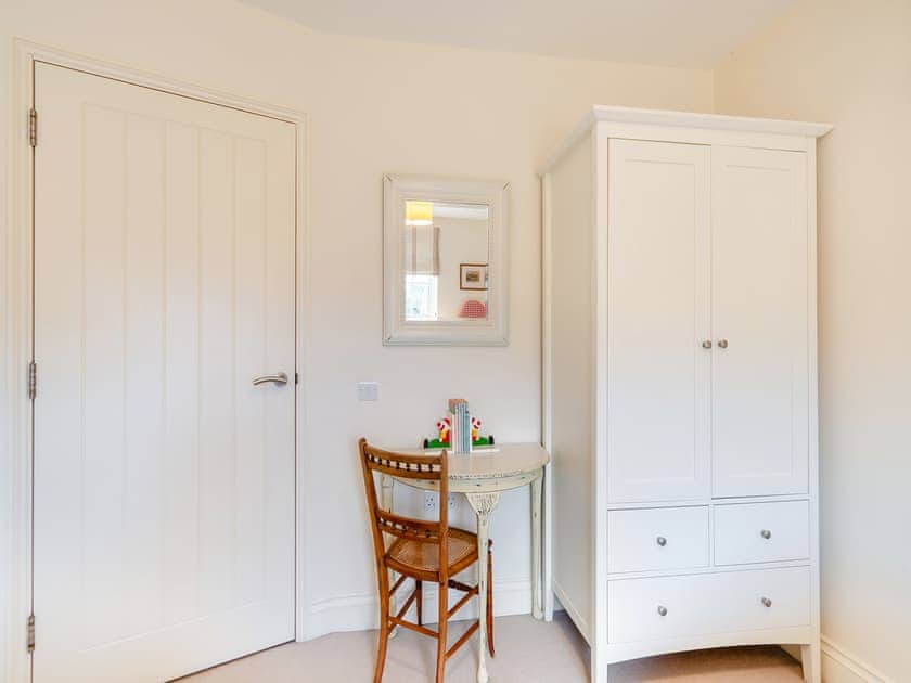 Twin bedroom | Folly Cottage - Beachy Head Cottages, East Dean