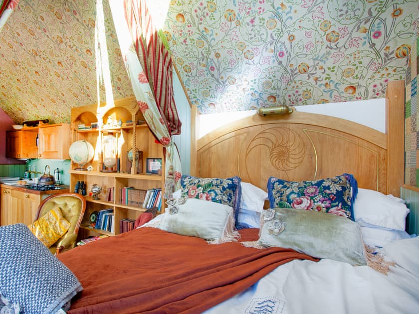 Interior | The Observatory - Frieda And The Moon, Tresawson, near Looe