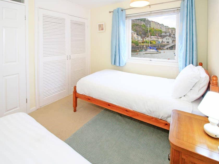 Twin bedroom | Island Views, Porthmadog