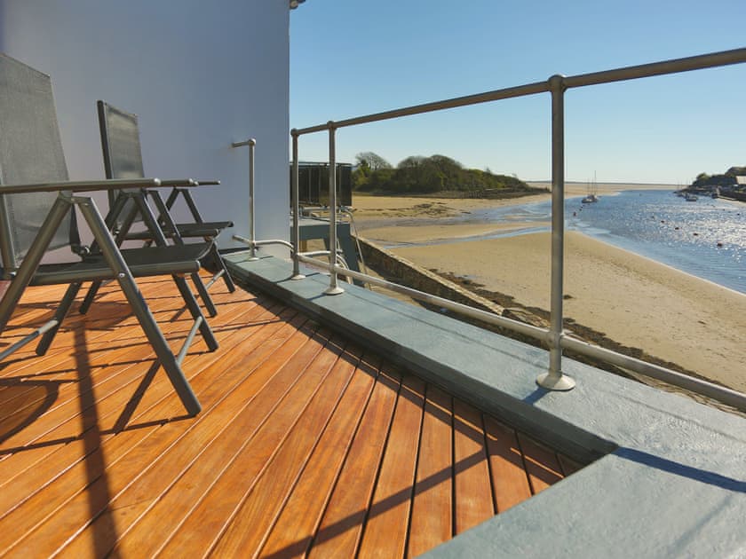 Terrace | Island Views, Porthmadog