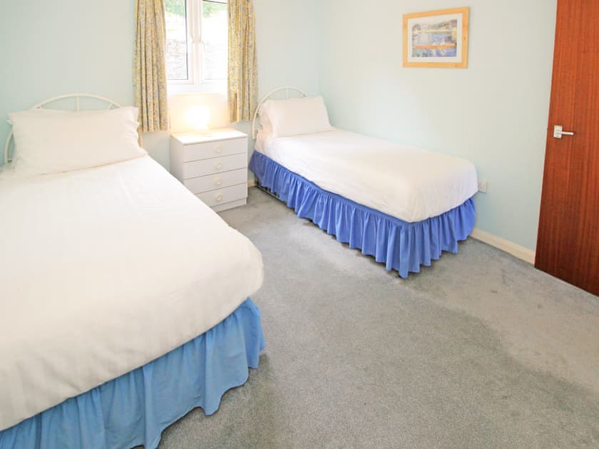 Twin bedroom | Oakley Quay, Porthmadog