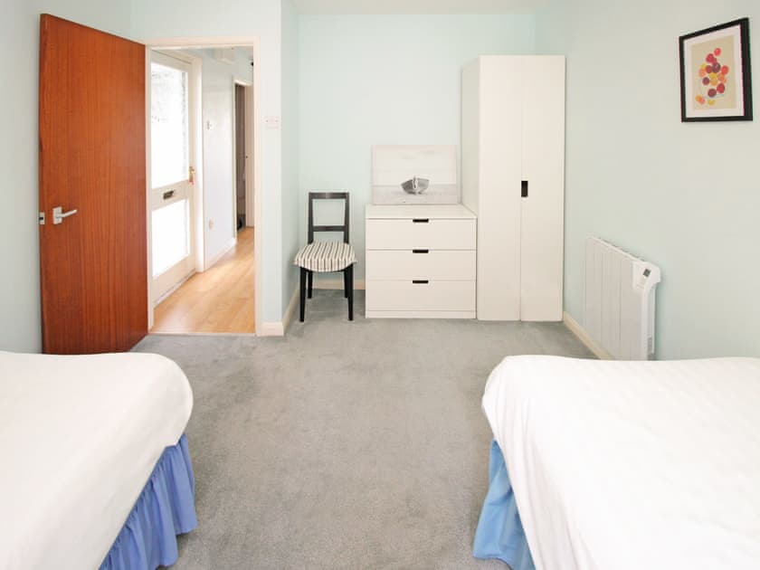 Twin bedroom | Oakley Quay, Porthmadog
