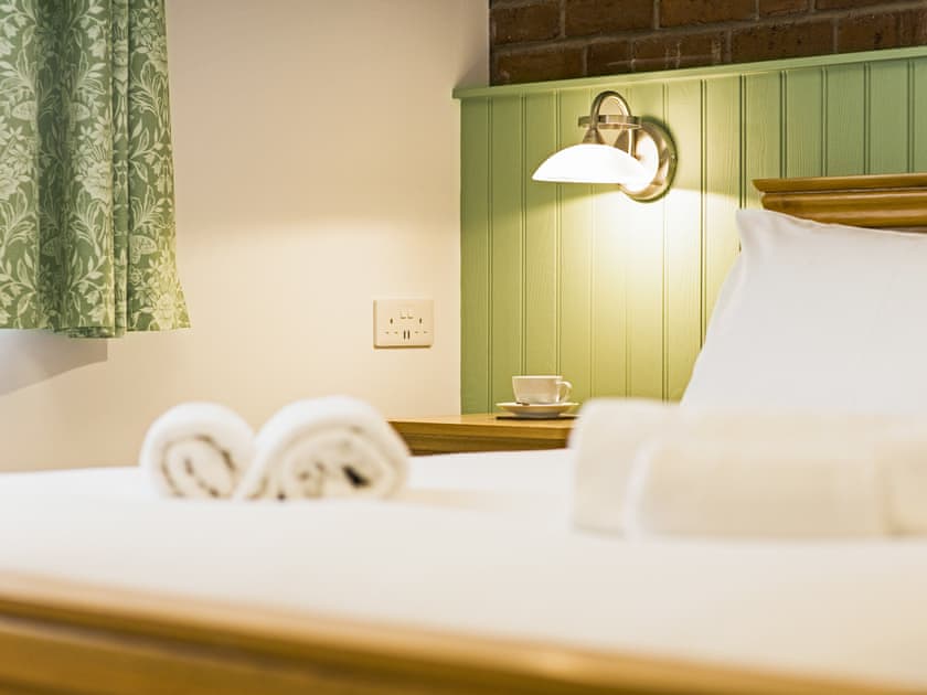 Double bedroom | Foxwhelp - The Old Kennels Holidays, Ledbury