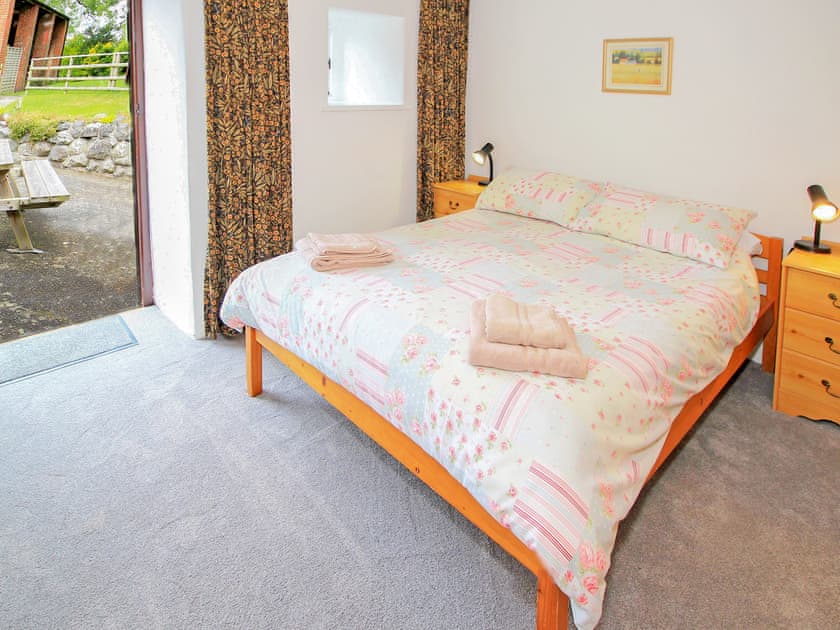 Double bedroom | Old Byre Cottage, Llanbedr, near Harlech