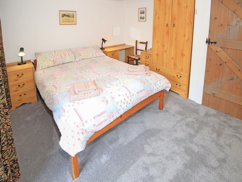 Double bedroom | Old Byre Cottage, Llanbedr, near Harlech