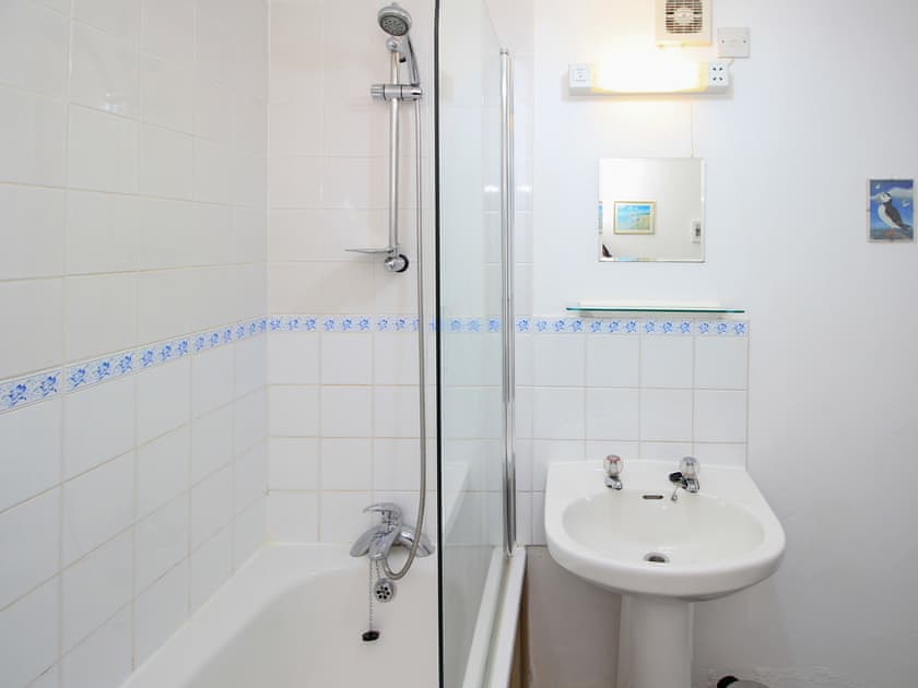Bathroom | Old Byre Cottage, Llanbedr, near Harlech