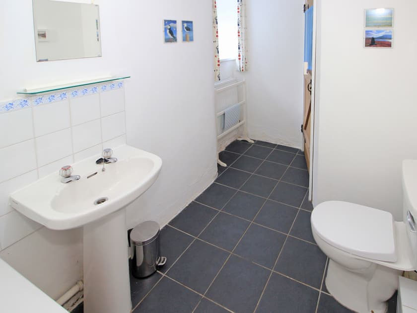 Bathroom | Old Byre Cottage, Llanbedr, near Harlech