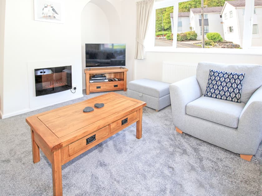 Seabreeze House (ref UKC6016) in Borth Y Guest, near Porthmadog Hoseasons