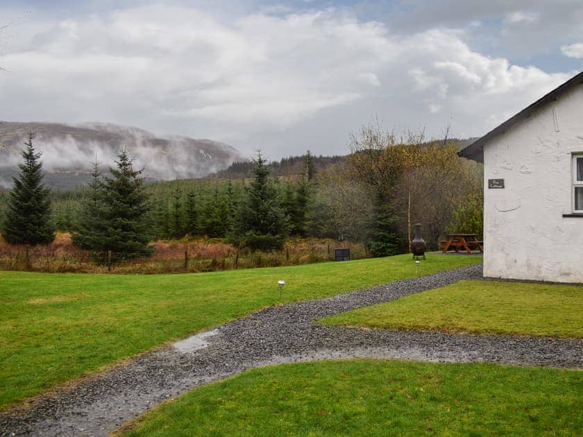 Outdoor area | Pine Cottage, Killin