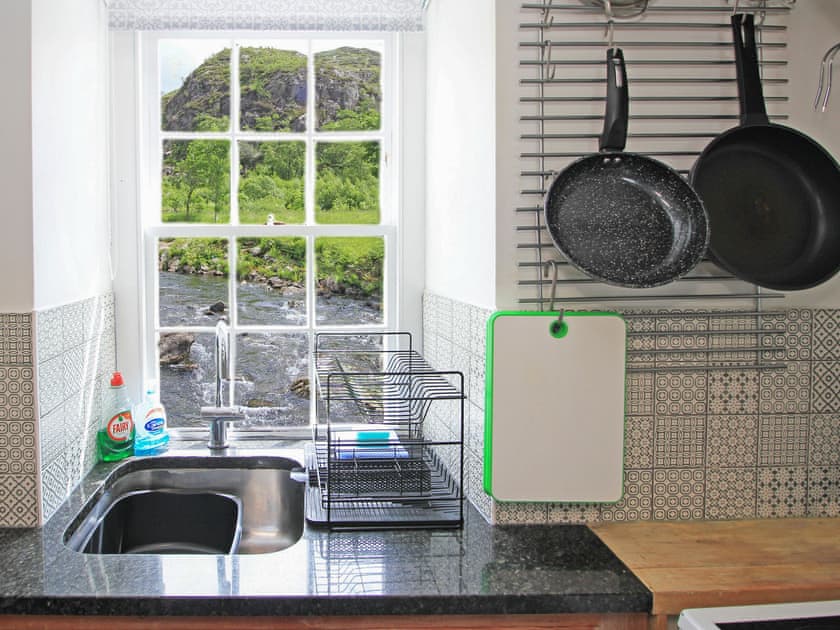 Kitchen | Riverside Cottage Beddgelert, Beddgelert
