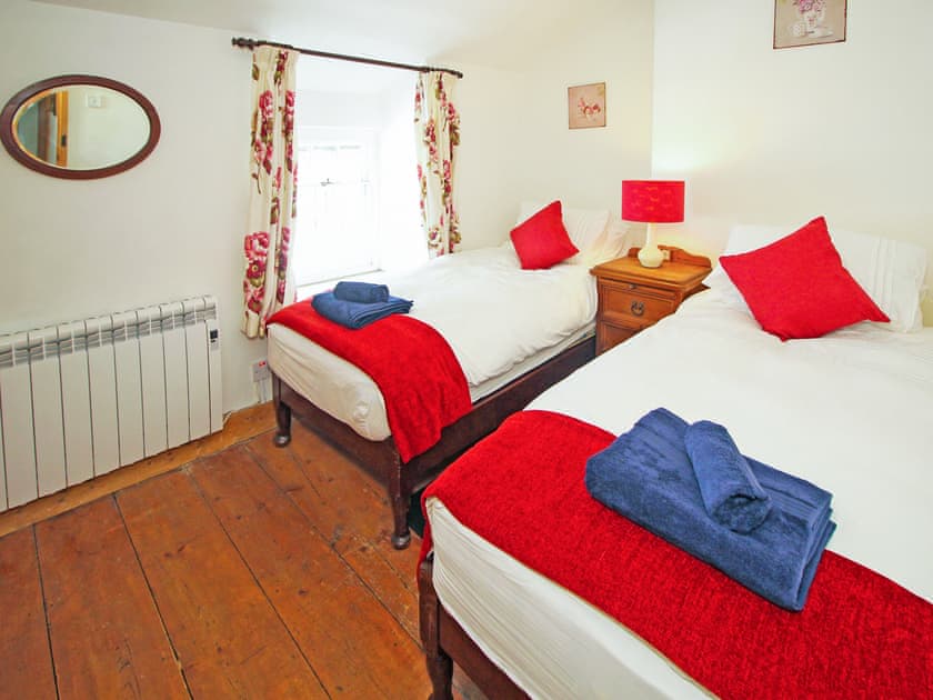 Twin bedroom | Riverside Cottage Beddgelert, Beddgelert