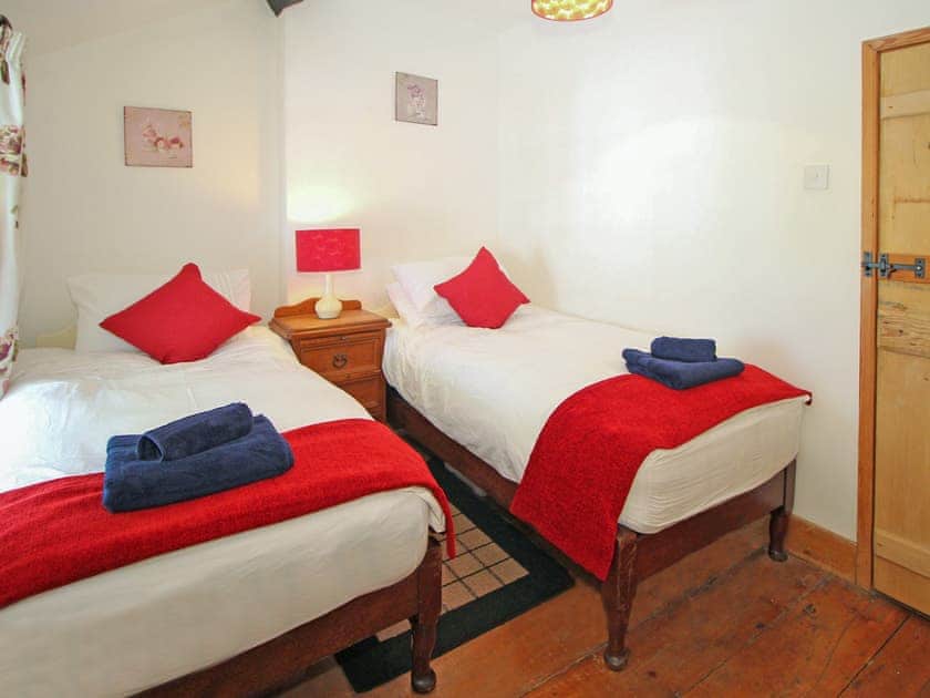 Twin bedroom | Riverside Cottage Beddgelert, Beddgelert