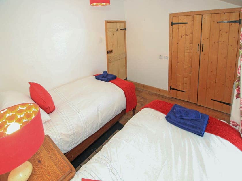 Twin bedroom | Riverside Cottage Beddgelert, Beddgelert