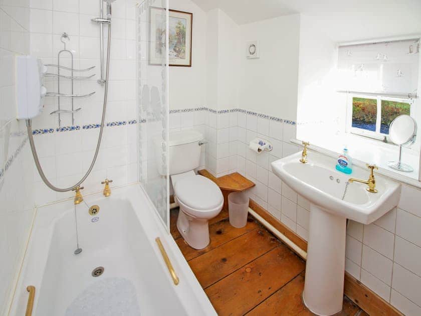 Bathroom | Riverside Cottage Beddgelert, Beddgelert