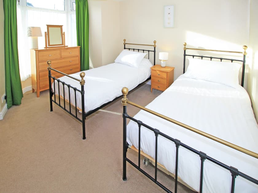 Twin bedroom | The Quarterdeck, Borth Y Guest, Near Porthmadog