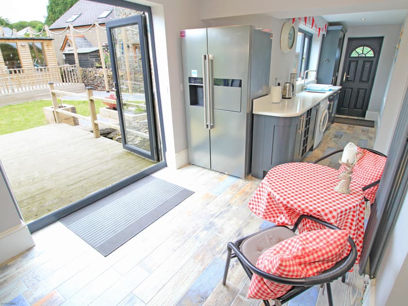Kitchen | Shooting Star Cottage, Pentrefelin, near Criccieth