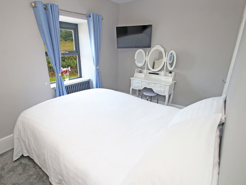 Double bedroom | Shooting Star Cottage, Pentrefelin, near Criccieth