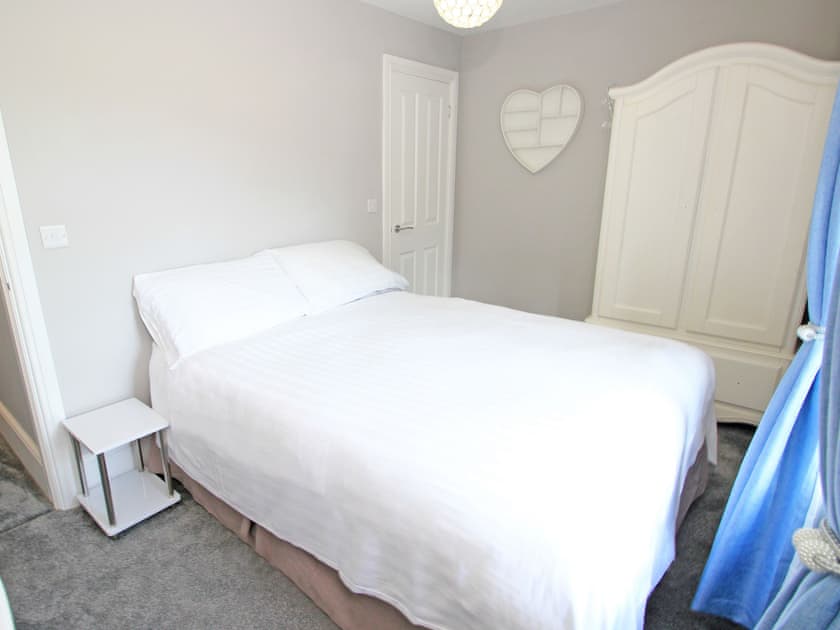 Double bedroom 1 | Shooting Star Cottage, Pentrefelin, near Criccieth
