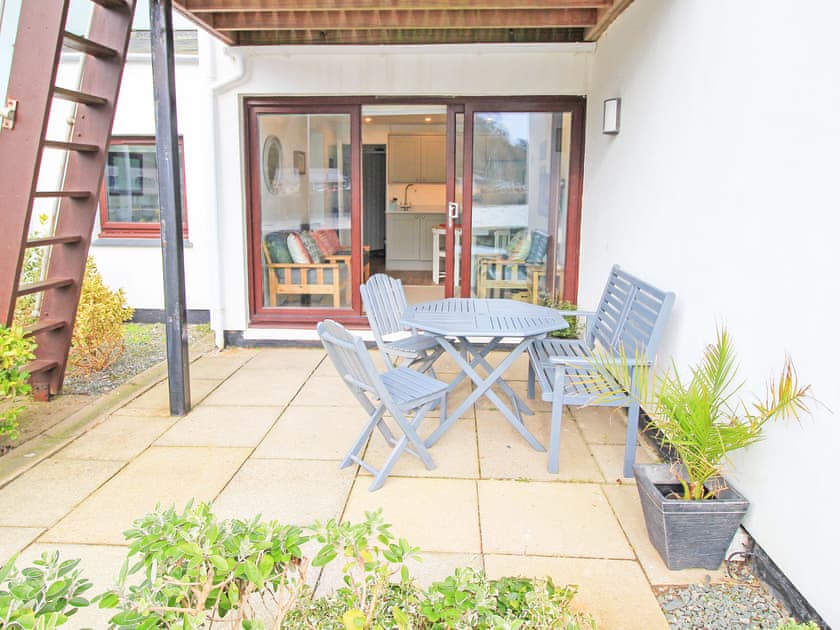 Patio | Water’s Edge, Porthmadog