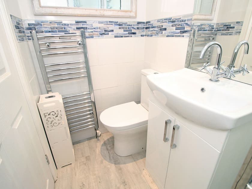 Shower room | Shooting Star Cottage, Pentrefelin, near Criccieth
