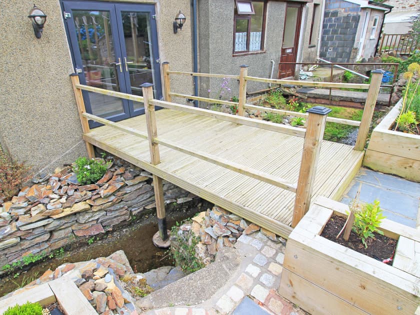 Garden and grounds | Shooting Star Cottage, Pentrefelin, near Criccieth