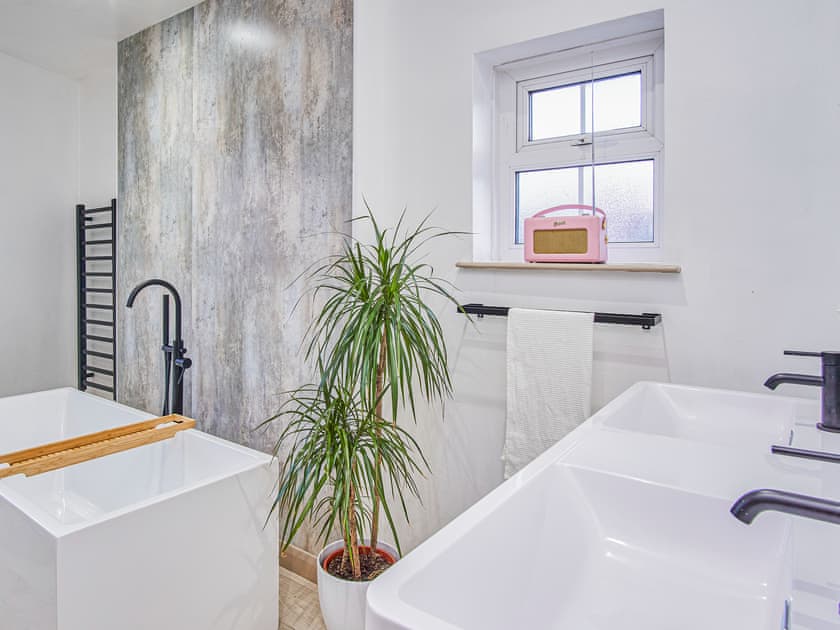 Bathroom | Insignia, Cowes